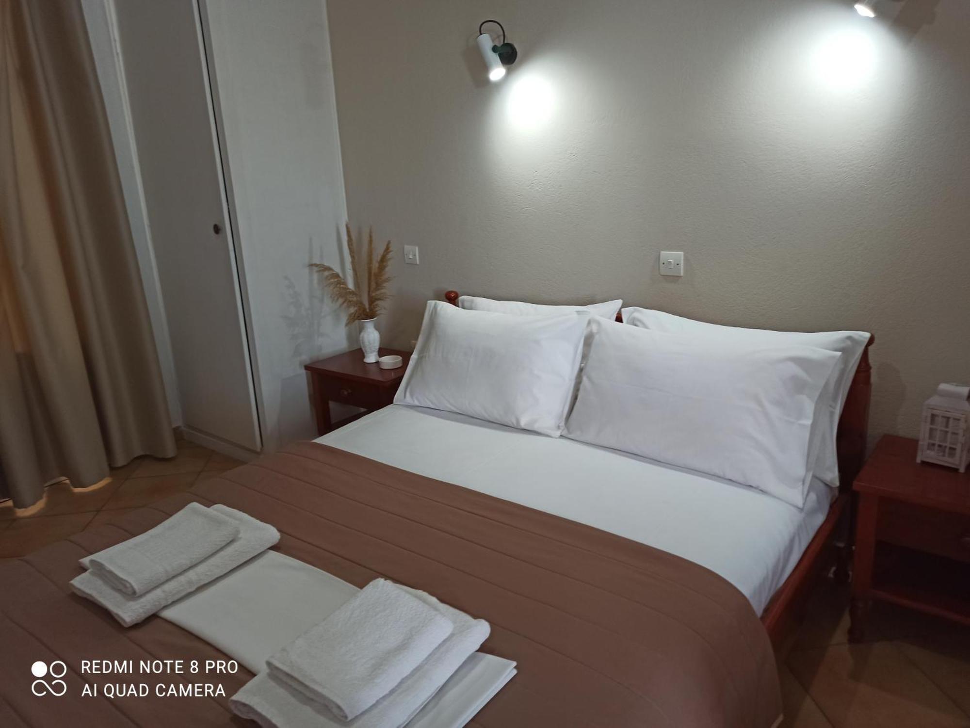 Ostria Eressos Rooms スカラ・エレソス エクステリア 写真